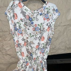 Floral romper with keyhole back